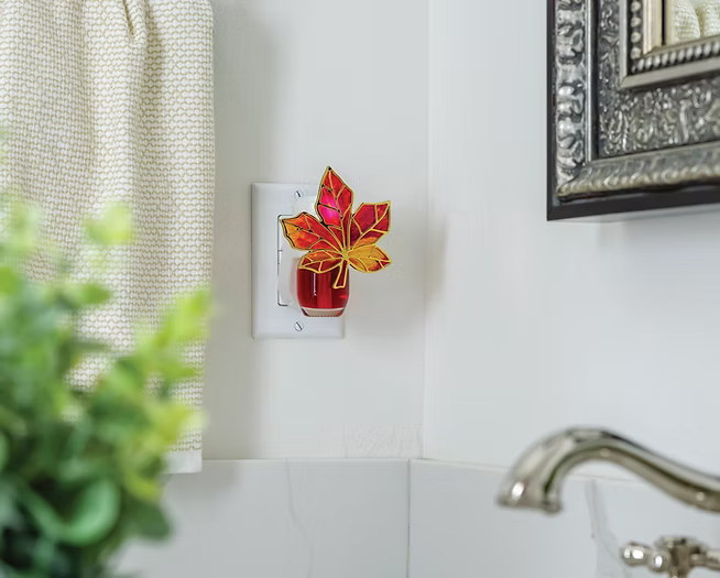 Maple Leaf WallScents® Fragrance Warmer Pluggable