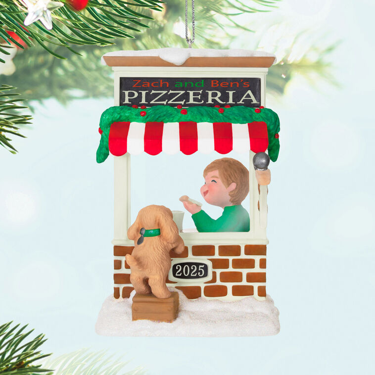 CHRISTMAS WINDOW 2025 23
