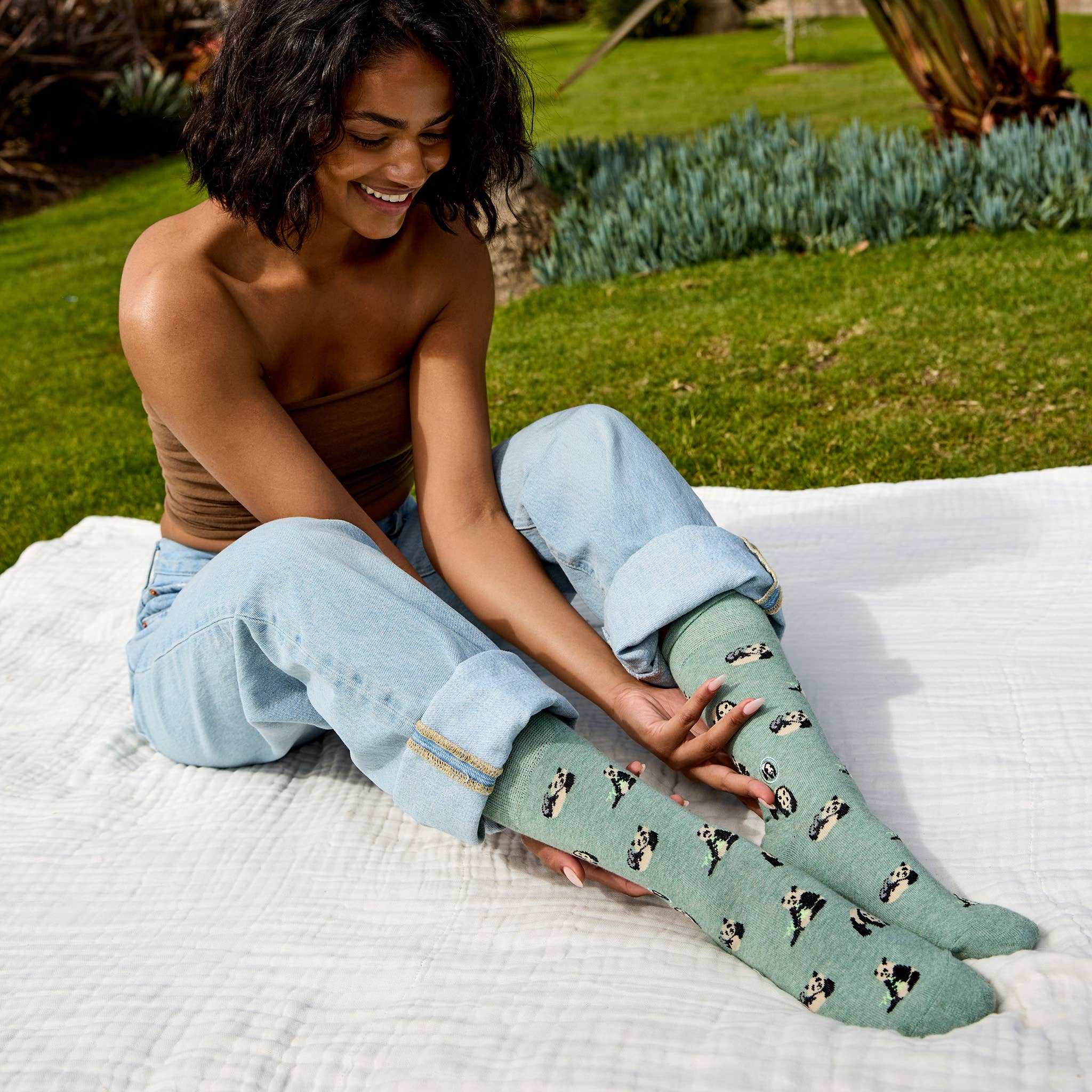 Socks that Protect Pandas - Raymond's Hallmark