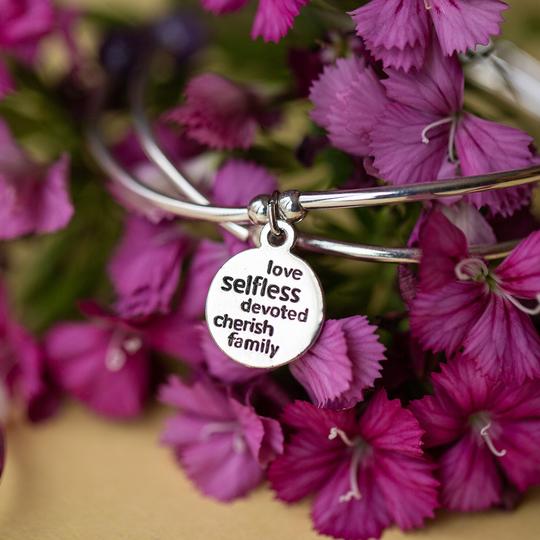 Soft Bangle Mom - Raymond's Hallmark