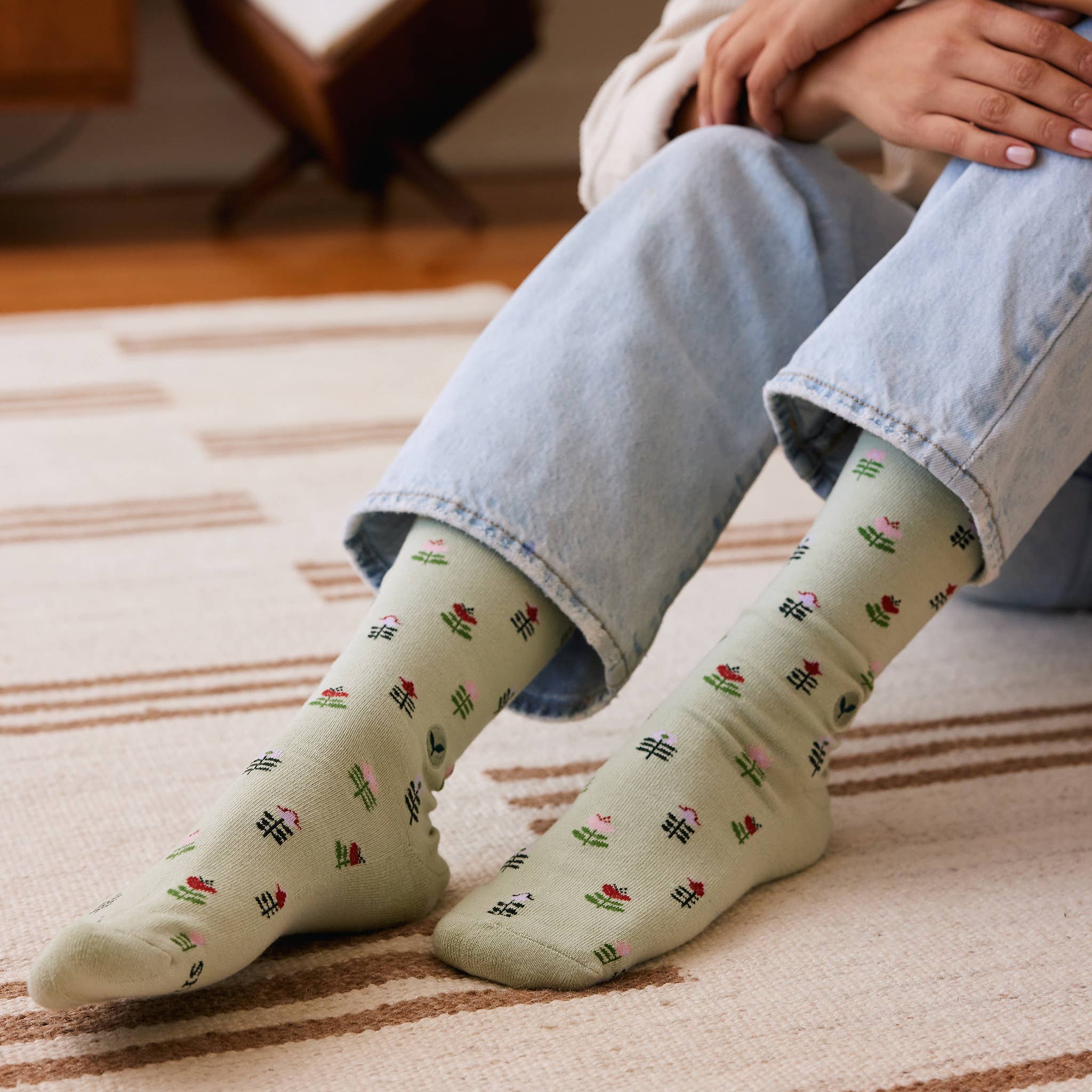 Socks That Plant Trees Green Tulips - Raymond's Hallmark