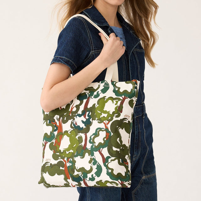 Woodlark Tote Bouquet No. 5 - Raymond's Hallmark