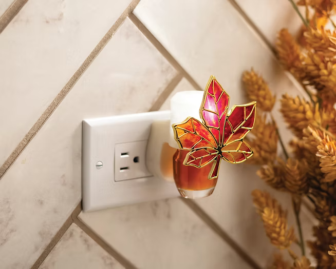Maple Leaf WallScents® Fragrance Warmer Pluggable