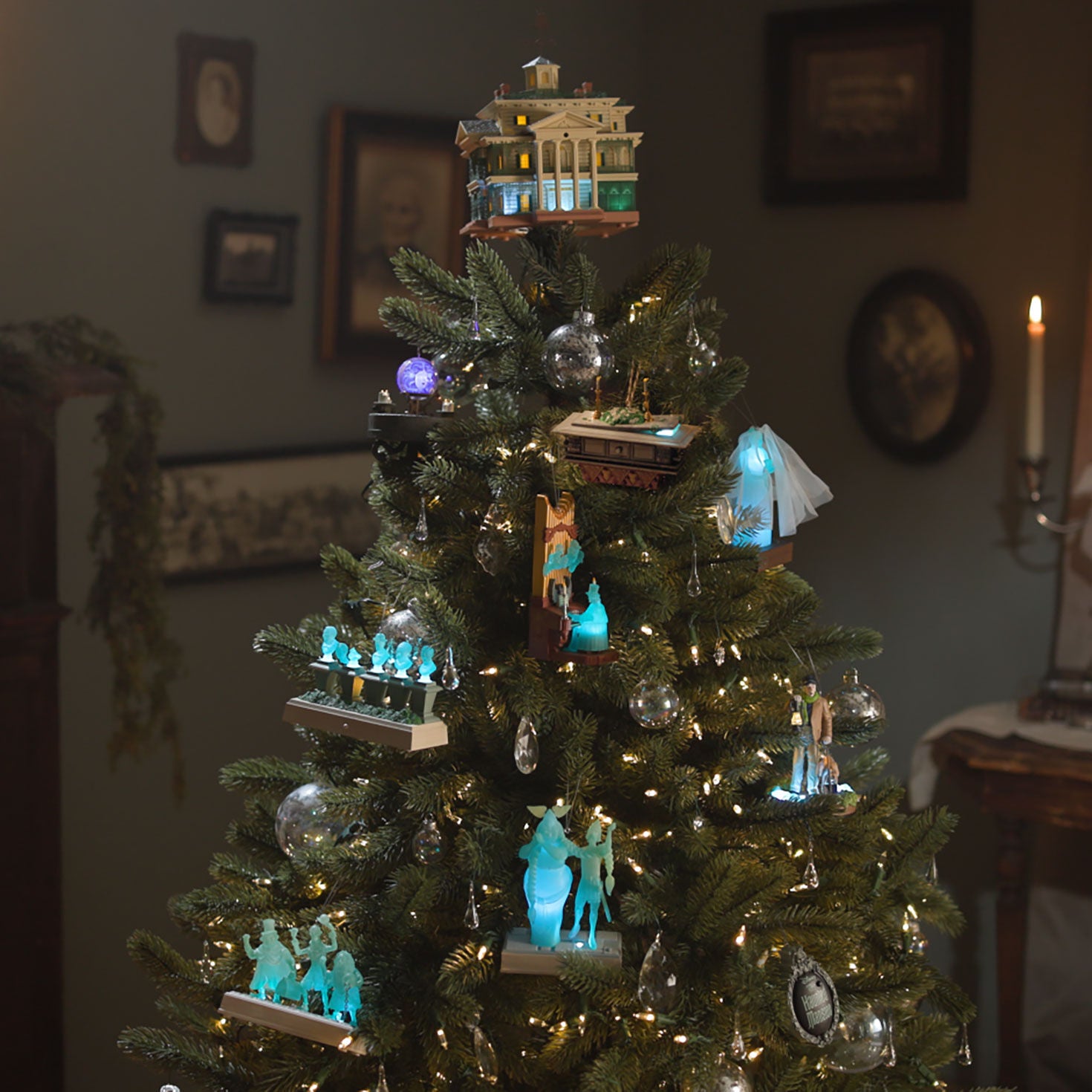 The Singing Busts Ornament - Raymond's Hallmark