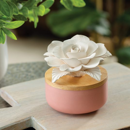 Porcelain Aroma Diffuser Bloom with Eucalyptus Oil